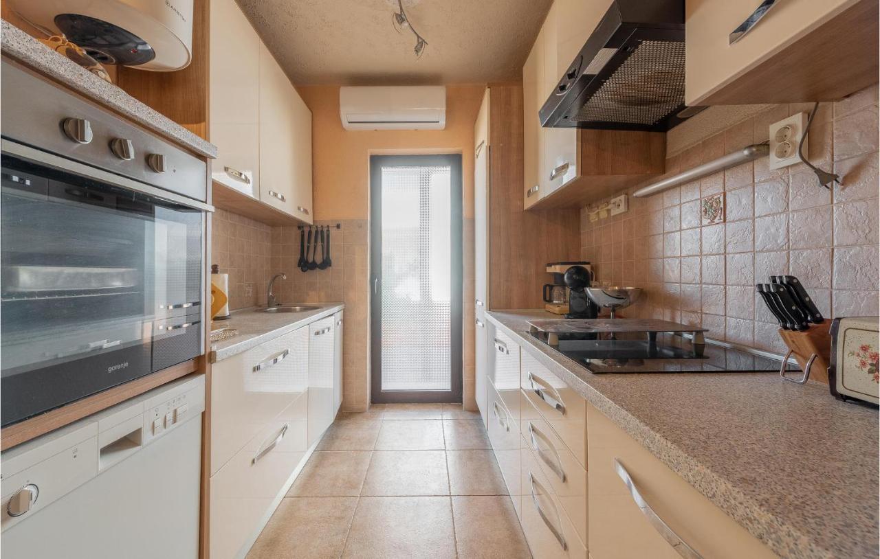 Cozy Home In Vrsi With Wifi 외부 사진