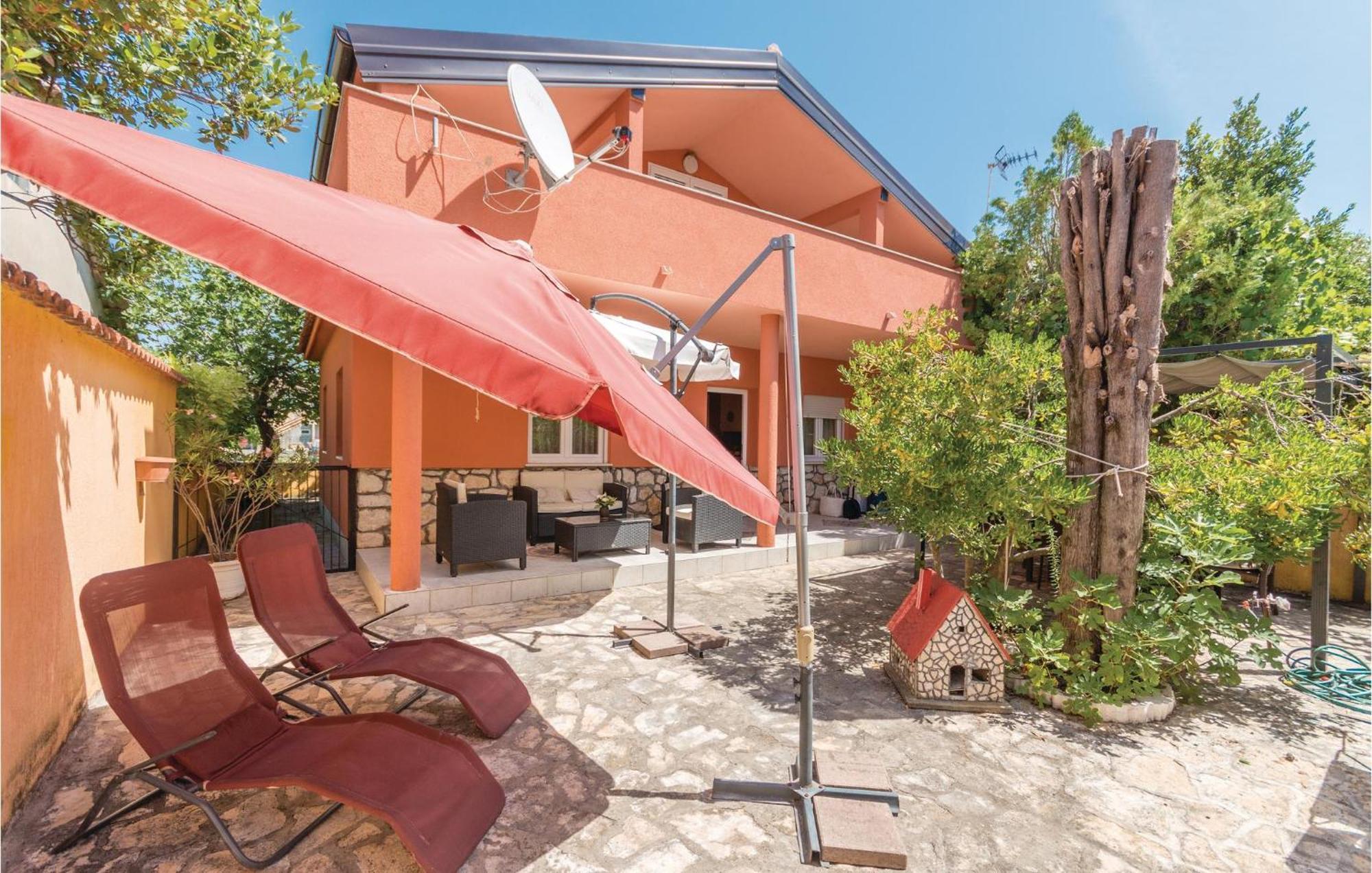 Cozy Home In Vrsi With Wifi 외부 사진